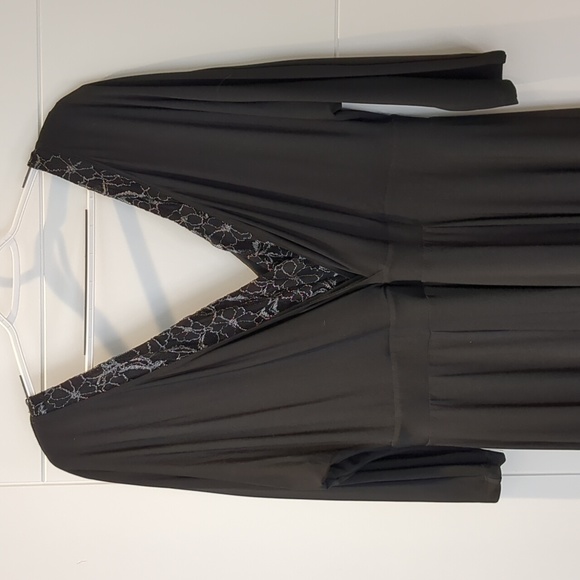 14/16 (18/20) Igigi Floor Length Formal Gown Black & Silver - Picture 8 of 9